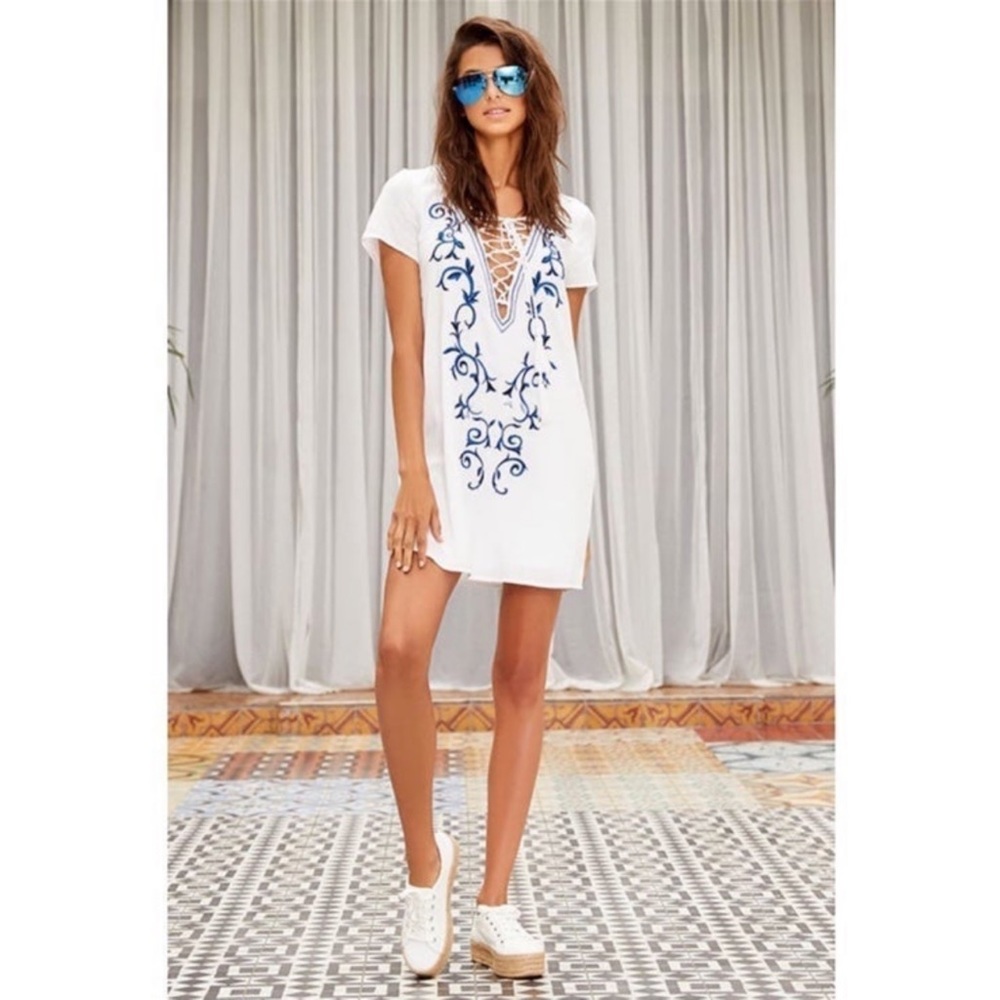 Lulu’s Down in Kokomo Ivory Embroidered Shift Dress NWT Small